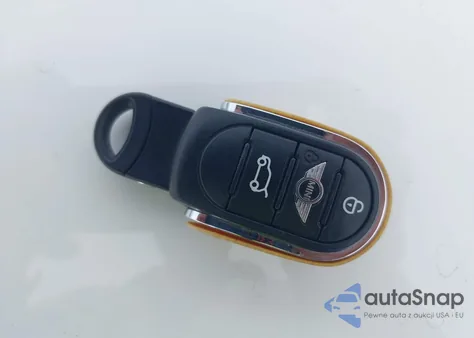 2017 Mini Clubman Cooper z USA, uszkodzony, nr VIN WMWLU1C57H2F28276